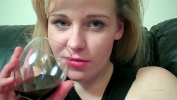 Devenind excitata dupa pahar